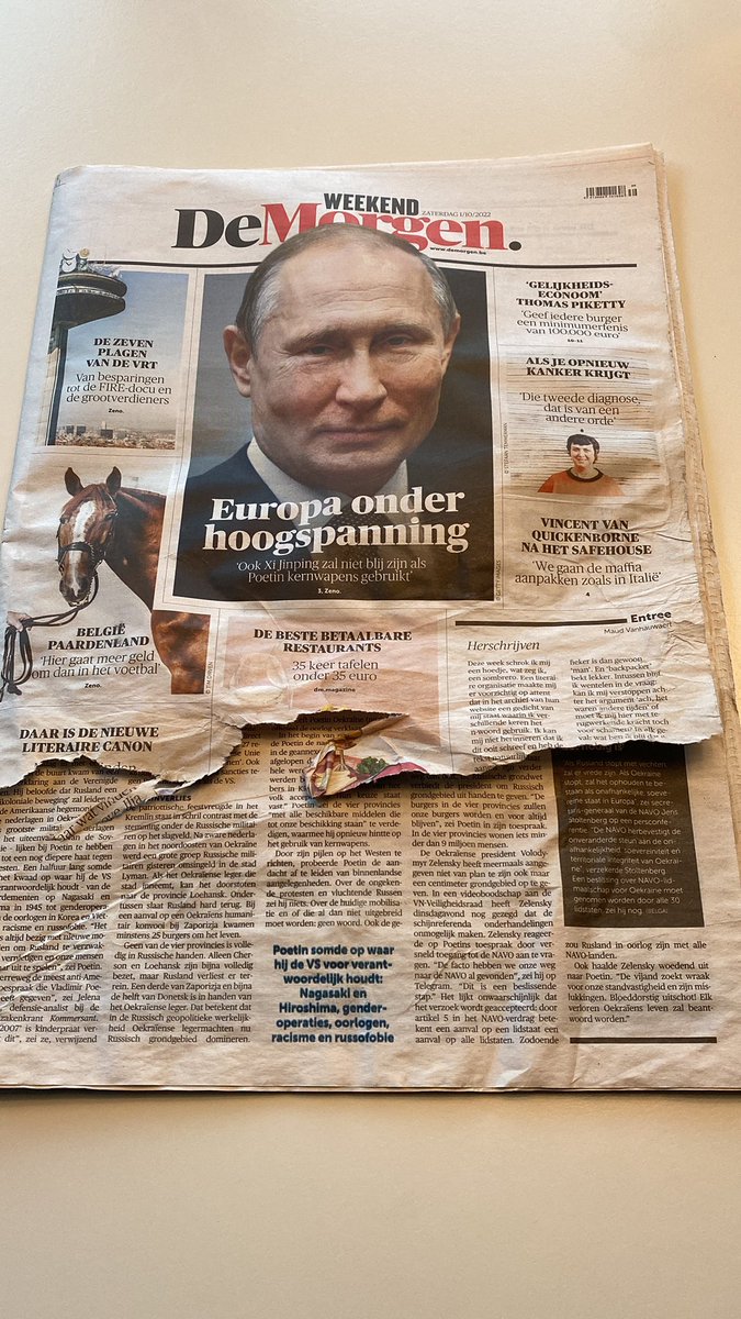 janp24's tweet photo. Beste @bpost_nl de weekend bijlage van @demorgen zijn groot. Maar ze zo afleveren is ondermaats. https://t.co/hMb8CtQxA2