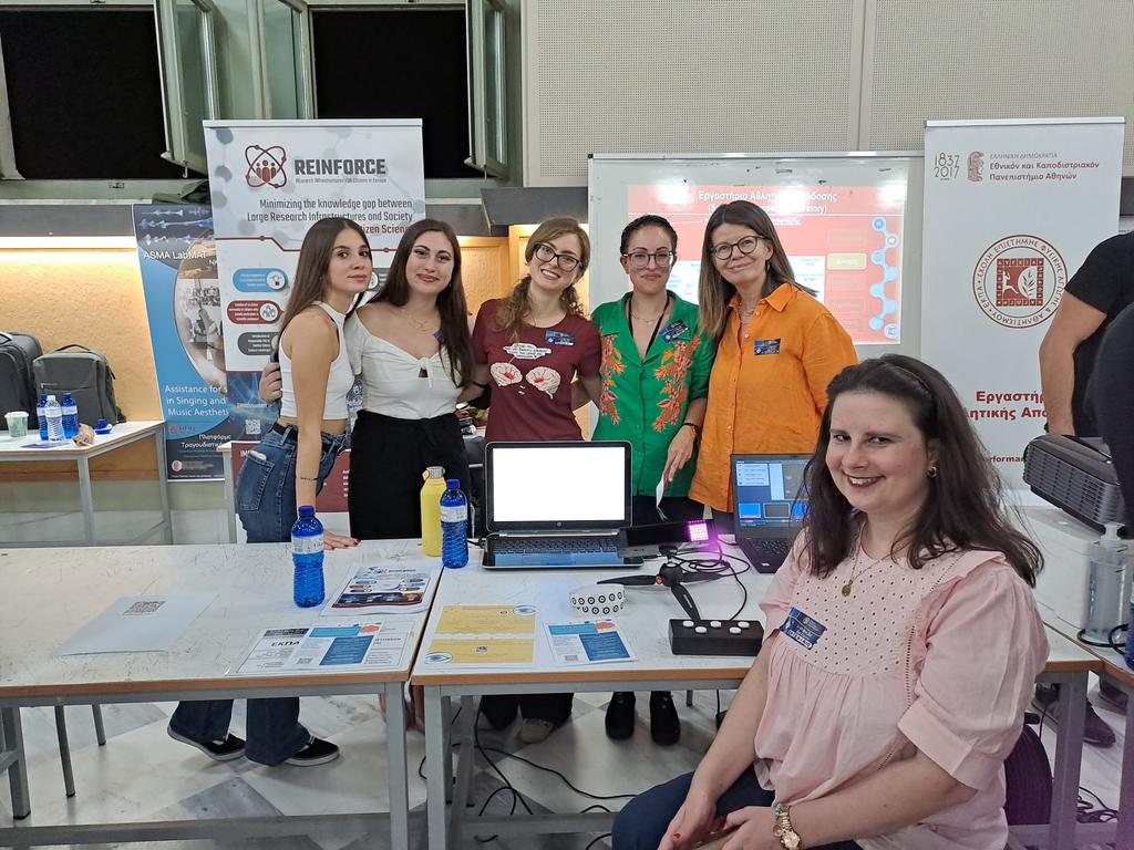 Real-time #sciencecommunication!!! 
Our joyful team of <a href="/varlokosta_lab/">Psycholinguistics & Neurolinguistics Lab</a> participated yesterday 30 Sept. 2022 in #EuropeanResearchersNight presenting our current eye-tracking projects!!!
So many people, parents, pupils👁 came to this fascinating event!!! #ResearchersNight