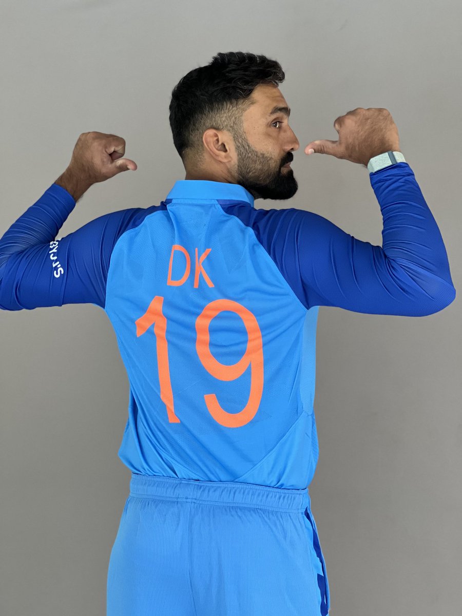 DineshKarthik's tweet photo. I'm Blue 💙
New threads. Fresh energy ⚡🔋 https://t.co/6kFtsdBYTU