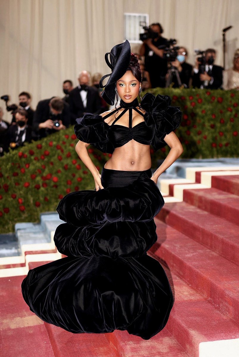 itslarr7's tweet photo. We didn’t talk about Normani’s metgala look enough 😮‍💨 https://t.co/8JpRap7bvu