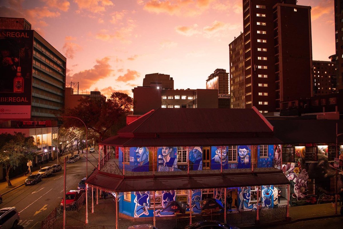 Moziak Magazine tweet media