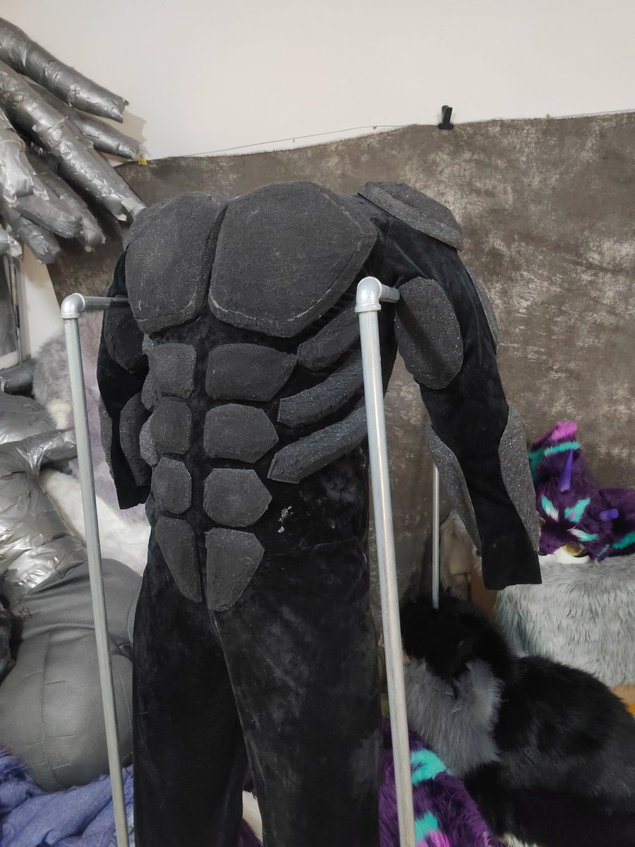 Pinkfox2017's tweet photo. fursuit muscle body https://t.co/tegERz7uI2