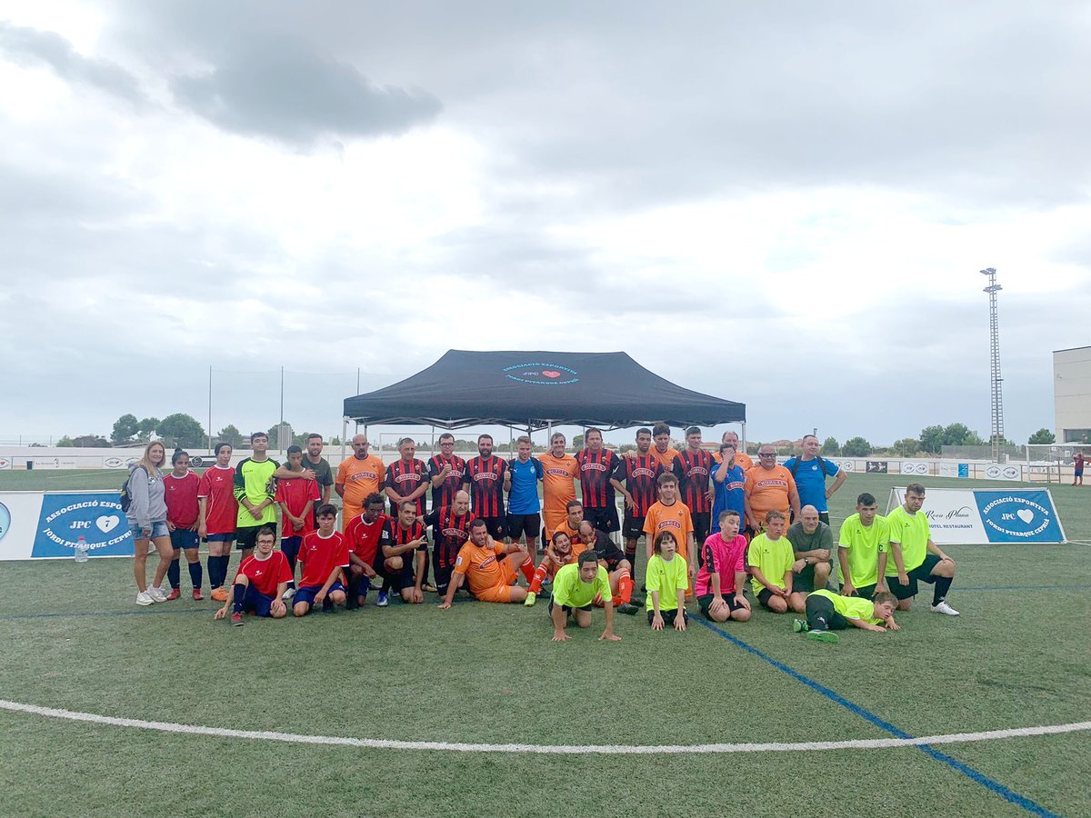 fundaciompla's tweet photo. Contents i satisfets d'haver pogut tornar a participar en el Torneig de futbol Jordi Pitarque amb la Selecció Units Terres de l'Ebre ⚽️ Moltes gràcies a @AEJordiPitarque i @OSLaCaixa per aquesta oportunitat! https://t.co/32FZUOTc6u