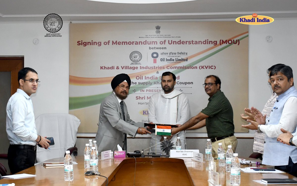 ChairmanKvic's tweet photo. We are pleased to announce the launching of Khadi Gift Coupons.
We have signed a MOU with @OilIndiaLimited which will distribute these coupons among its employees across the country.
The supply of Khadi Gift Coupons worth around ₹ 3.25 cr.
#KVIC #Khadi #Khadiindia https://t.co/DvZJEY6rrD