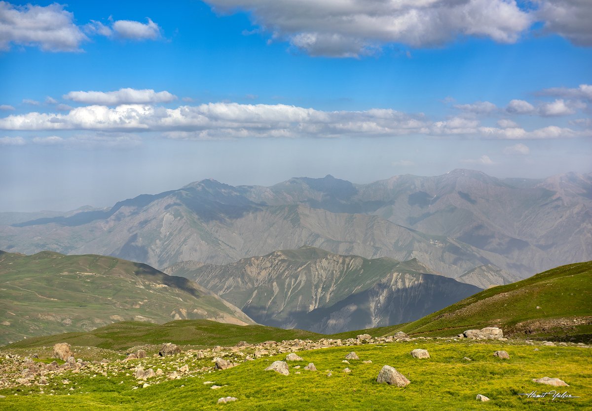 Başı yüce ulu dağlar...Hakkari Cilo'dan. 
Sağlıklı, bereketli mutlu bir hafta dileğiyle...