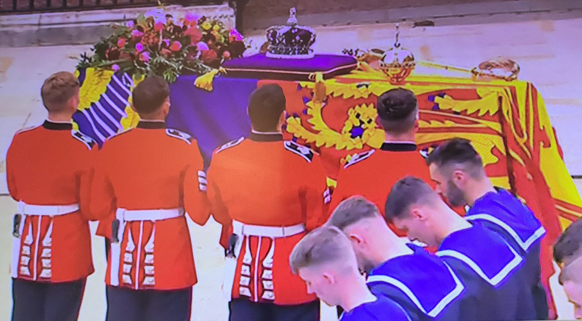 catfordc's tweet photo. #ordinary is always #extraordinary. Small #human #kindnesses from #QueenElizabeth lodge in nation's/my #memory  #queensfuneral https://t.co/4wXATVIuhJ