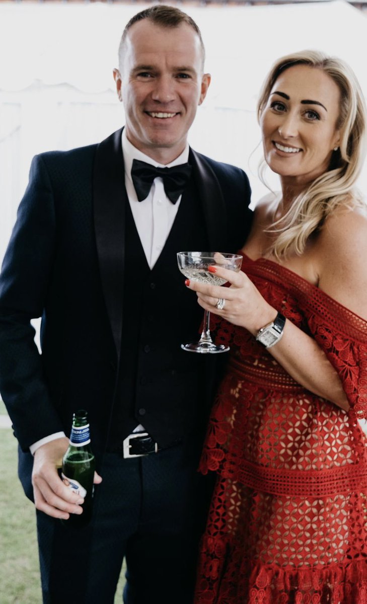 karen3403's tweet image. ❤️🙌🏼 So proud of you, you never stop Coach/Player at Bristol and Ireland u16’s coach, love this pic from a friends wedding in the summer maybe have to wait till next summer for date night again 🤣🤣 #busyman #evanswedding😍