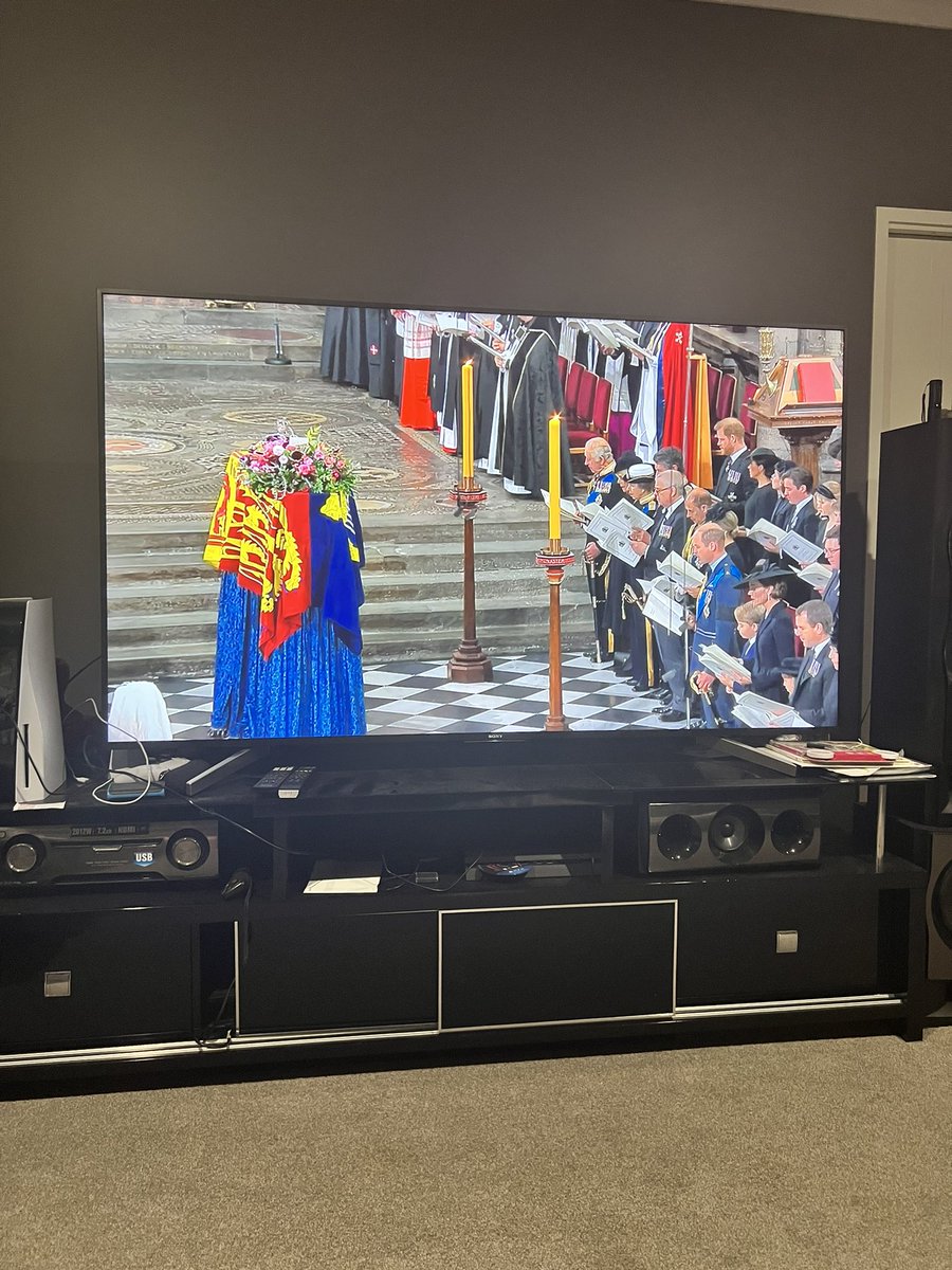 Farewell Her Majesty #TheQueen Elizabeth II. Thank you for your service. Rest In Peace.