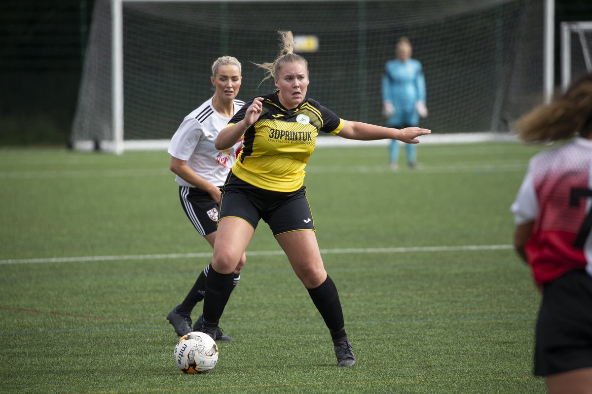 Action from our <a href="/SthRgnWFL/">SRWFL</a> game with <a href="/wokingfcwomen/">Woking FC Women</a> 

📸 <a href="/neilholmes1066/">Neil Holmes</a> 

flickr.com/gp/holmsey/D39…

#upthechi 💚🤍
