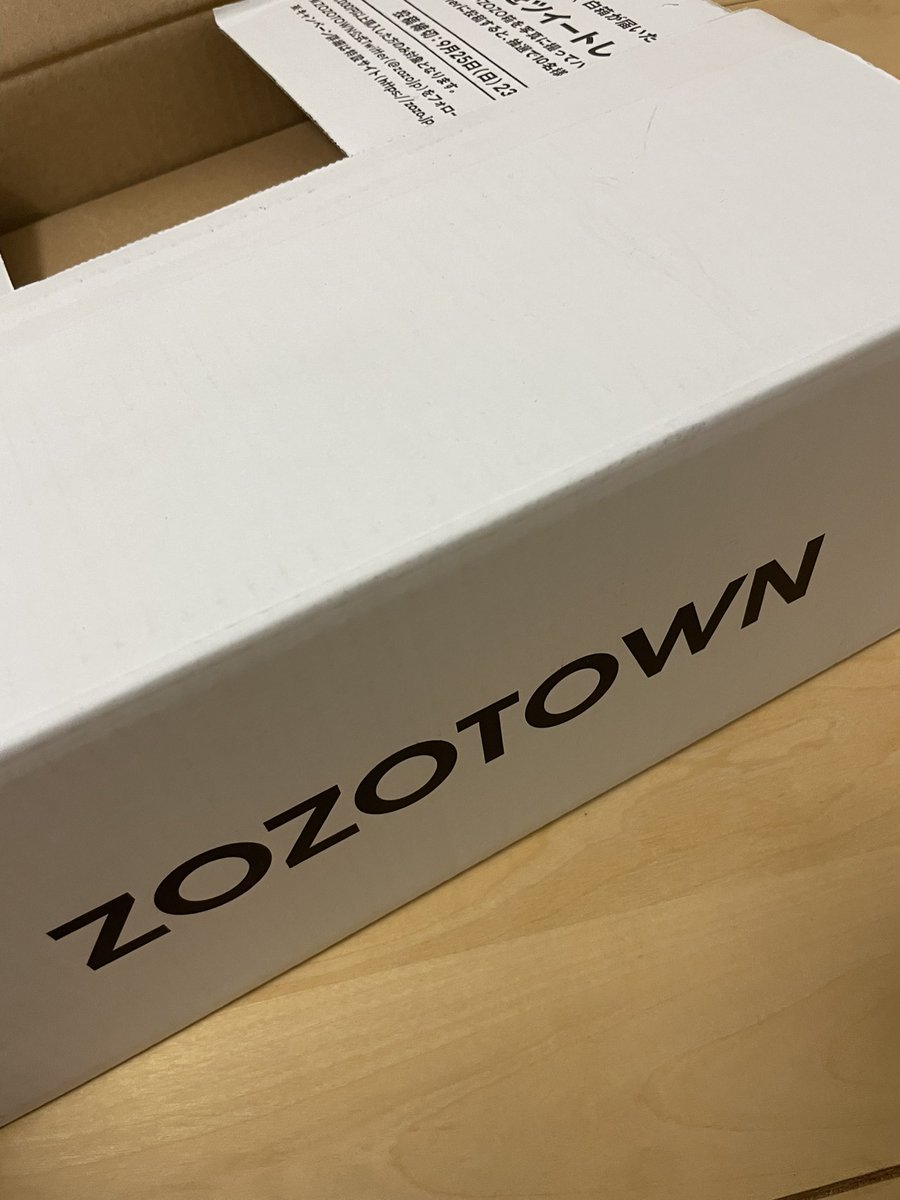 usagi_clarinet's tweet photo. #ZOZOWEEK箱CP 
頼んでたのと違うの届いたけど？？？ https://t.co/vN5qZUPfC8