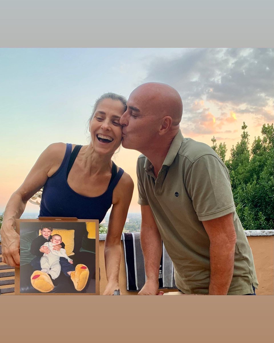 OGGI ABBIAMO MANDATO IL DISCO IN PRODUZIONE !!!!

Proprio oggi che i miei Genitori festeggiano 30 anni di amore 🌻🌻

Un disco col quale provo a darvi indietro anche solo una fetta dell’amore che mi avete insegnato in questi anni.

Nel Bene e Nel Male, emeisni 🌏