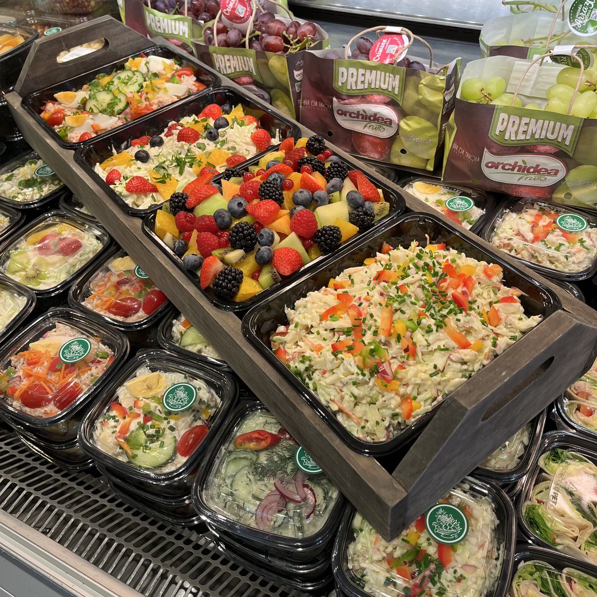 Salades voor elke gelegenheid! Speciale wensen? Even bellen en wij geven u het beste advies. Vraag maar even naar mij.