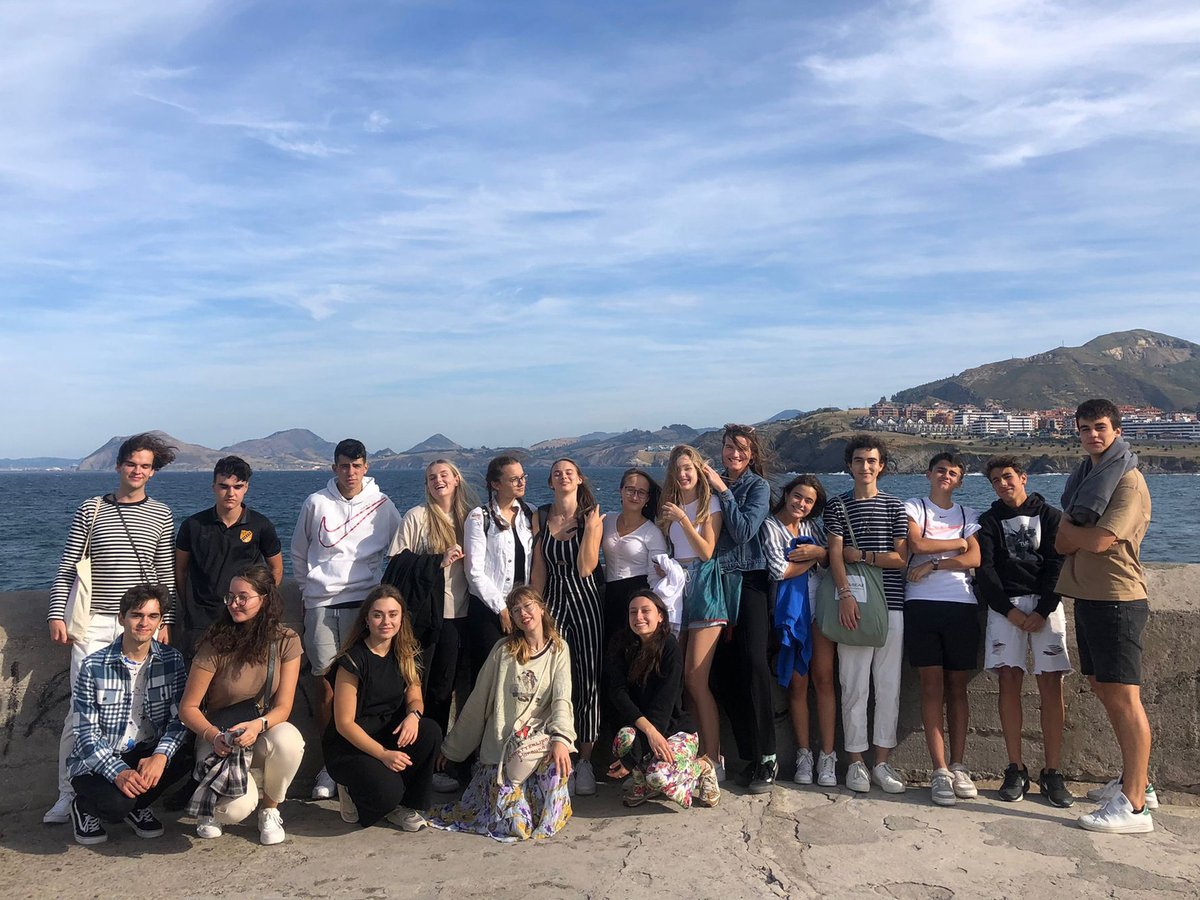 CFSomorrostro's tweet photo. "Estudiantes checos de intercambio en Somorrostro"

🌍Como parte del proyecto de movilidad internacional de nuestro centro que tiene como objetivo potenciar tanto las capacidades lingüísticas como las habilidades sociales del alumnado de Somorrostro

@HETELFP @Ikastetxeak https://t.co/lUAslluCXR