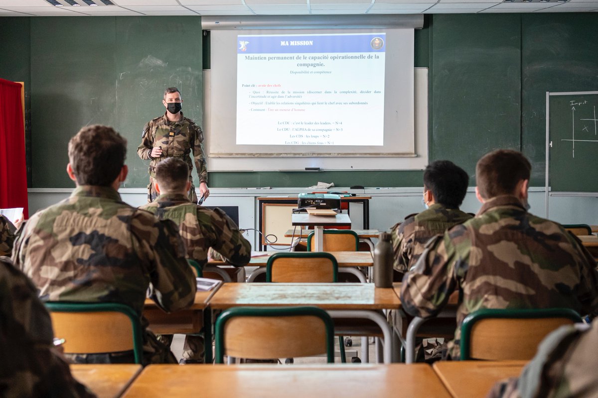 RecrutemenTerre's tweet photo. Pour découvrir son parcours et ses missions ainsi que ses responsabilités quotidiennes en tant que chef de section, prenez un rendez-vous d’une trentaine de minutes avec le lieutenant Loïc 👉 https://t.co/rdWlREHEv2

#armeedeterre #encadrement #engagement #responsabilites https://t.co/o96bg1JVGx