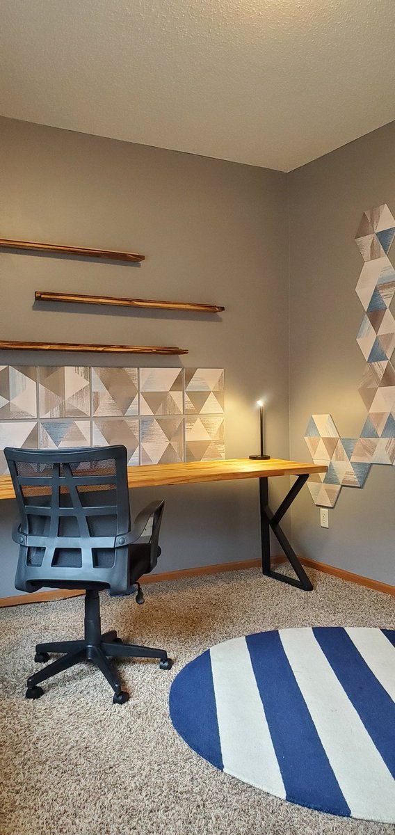 TopSecretR35's tweet photo. https://t.co/AnFpYmxjYA

Part 1 of my gaming office build https://t.co/Ebvwx87Xlz
