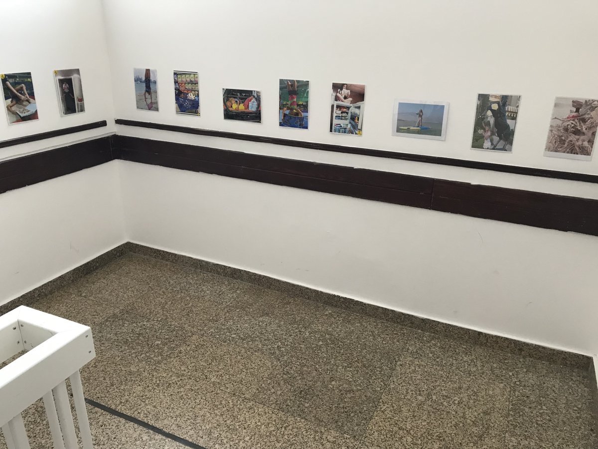 MMalifarges's tweet photo. #semainedelalecture #DEAR #AuTopJeLis #Plaisirdelire #extremereaders Couloirs et escaliers du @LfiDubai 🌴 ouverts à la visite des photos "Lecteurs de l'extrême"📚 @ReseauAFLEC @mlfmonde https://t.co/Glr2ApfoCV