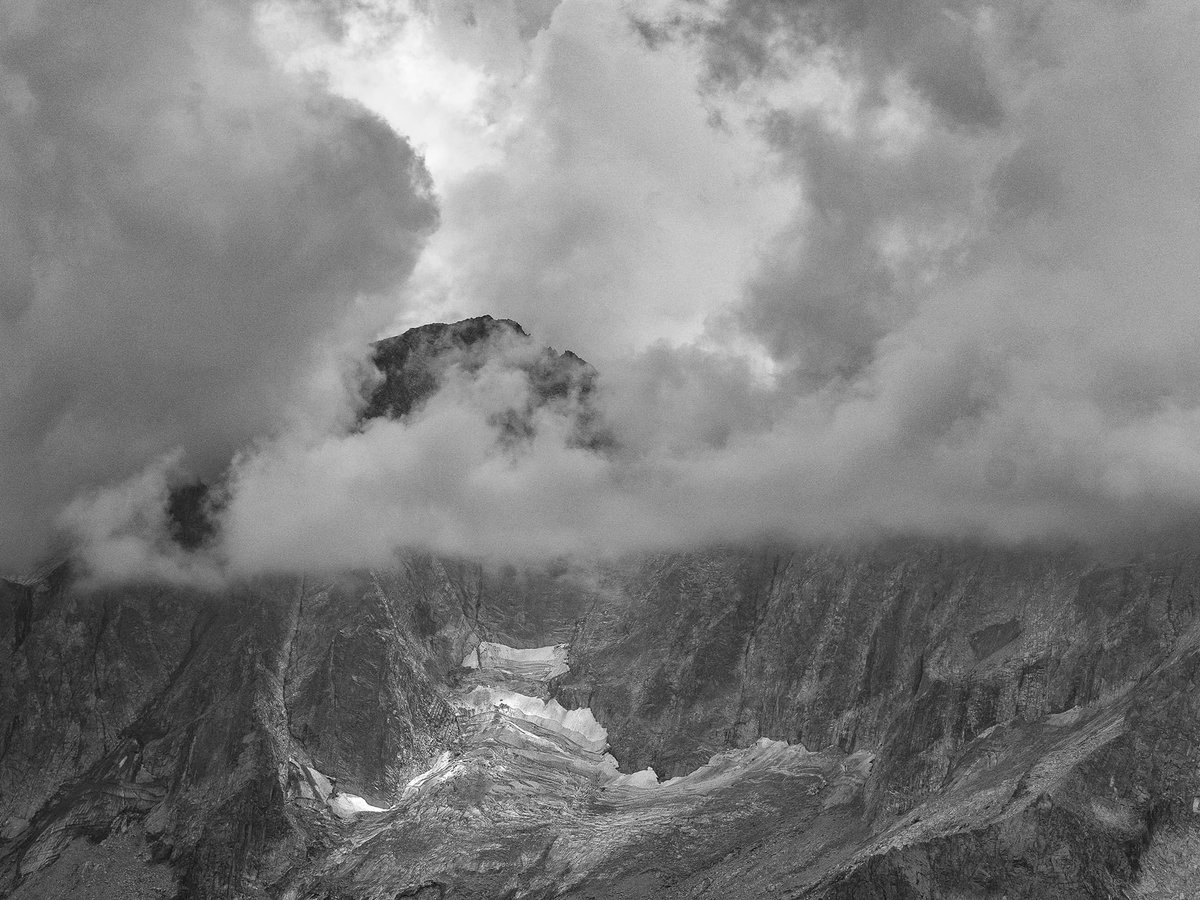Pkostanzo's tweet photo. The melting glacier #montecivetta #tonale #peak #blackandwhitephoto #blackandwhitelandscape #Mountain https://t.co/h3jMzCnb3q