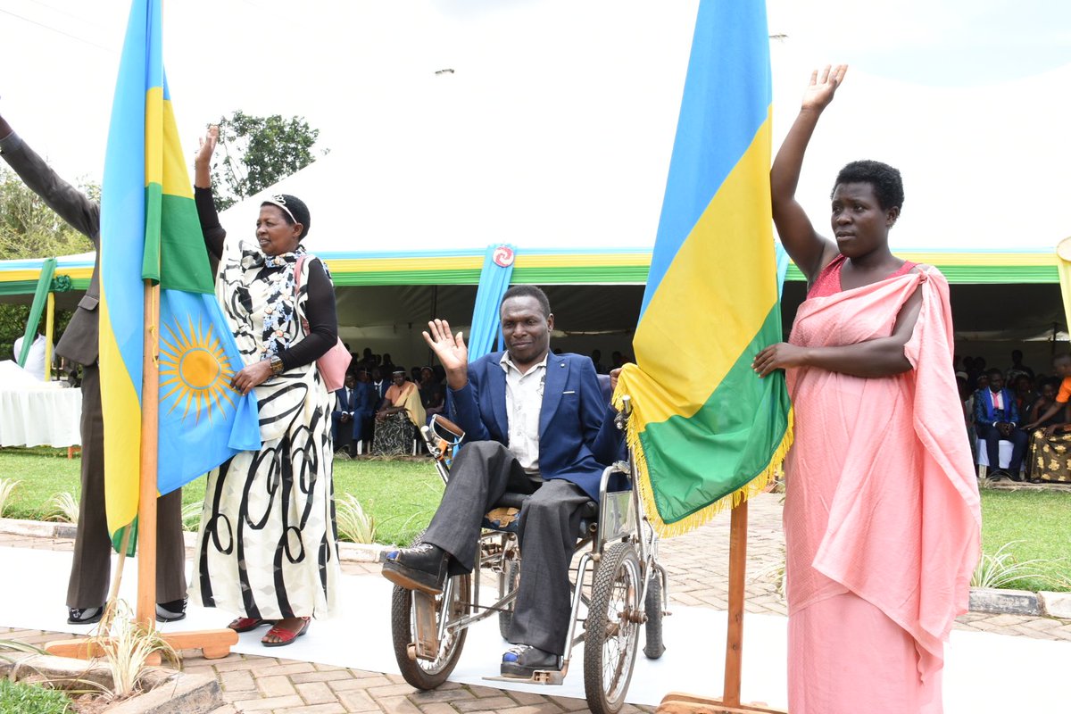 GatsiboDistrict's tweet photo. Mu gutangiza icyumweru cyahariwe ibikorwa byo kwimakaza ihame ry'uburinganire,mu Karere ka #Gatsibo hashyingiwe imiryango 141 yabanaga muburyo butemewe n'amategeko, biteganyijwe ko muri iki cyumweru hazashyingirwa imiryango 261 @RwandaLocalGov @GenderMonitorRw @RwandaEast https://t.co/LtjIEjB78U