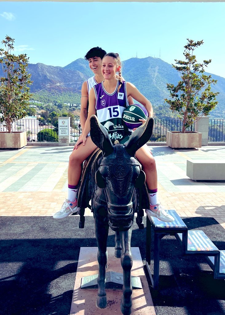 Sponsory tweet media