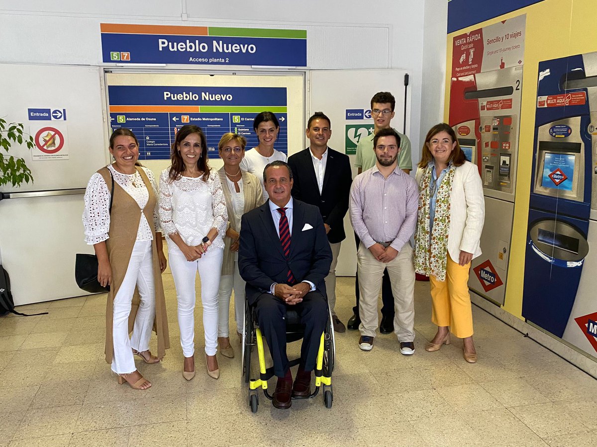 Nachetemartin's tweet photo. La @ComunidadMadrid amplía el proyecto educativo de @metro_madrid para celebrar los 40 años de visitas escolares y recrea en un Colegio de Educación Especial varias líneas de metro para trabajar la autonomía personal de los alumnos con #discapacidad https://t.co/9kZrpGrQdT