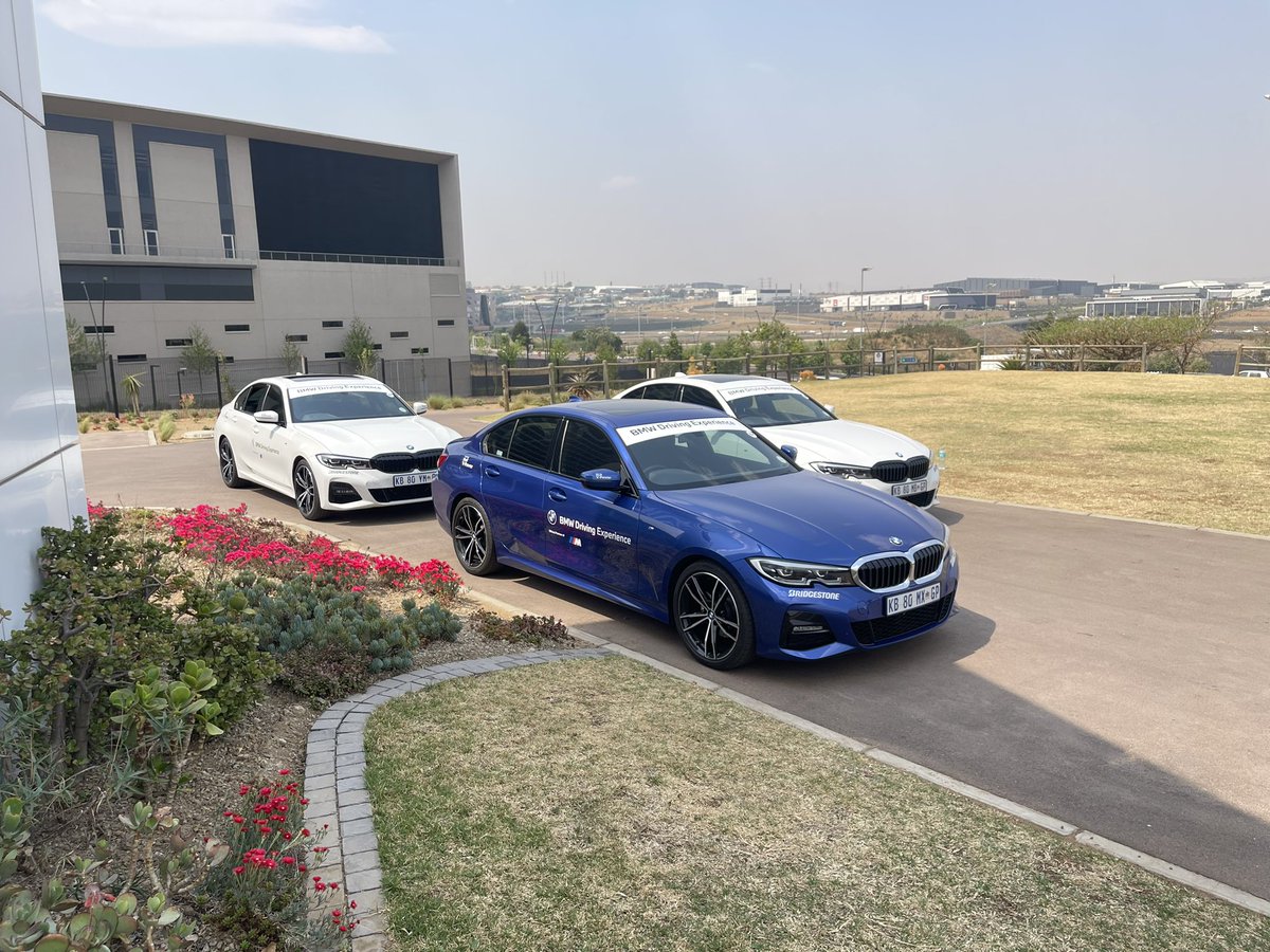 khuleonwheels's tweet image. We are still with the awesome peeps at the BMW Driving Experience, and halfway through the day, the lessons picked up have been invaluable. The day commenced with the theoretical aspects of the defensive driving and practical steps…
#BMWSA #BMWDrivingExperience