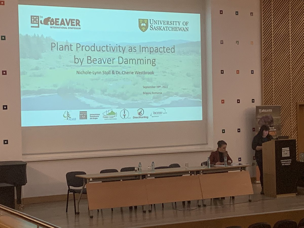 ecohydro_gal's tweet photo. Ever wonder how #beaver damming influences #peatland greenness? @NicholeStoll shared some insights from her work with drones 🦫💙🌱🏔 at the International Beaver Symposium this afternoon! https://t.co/MUDg4dNV85