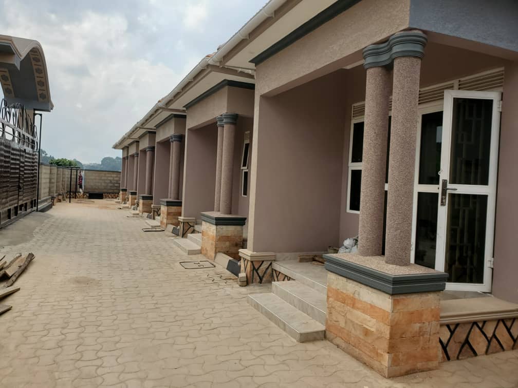 DanidoProperty's tweet photo. In kyanja 5 classic newly constructed double units for sale with income of 3m on 12 decimals at 350m ugx Call/wats app 0701380000
#Land 
#property 
#residential https://t.co/4KwuH14BYs