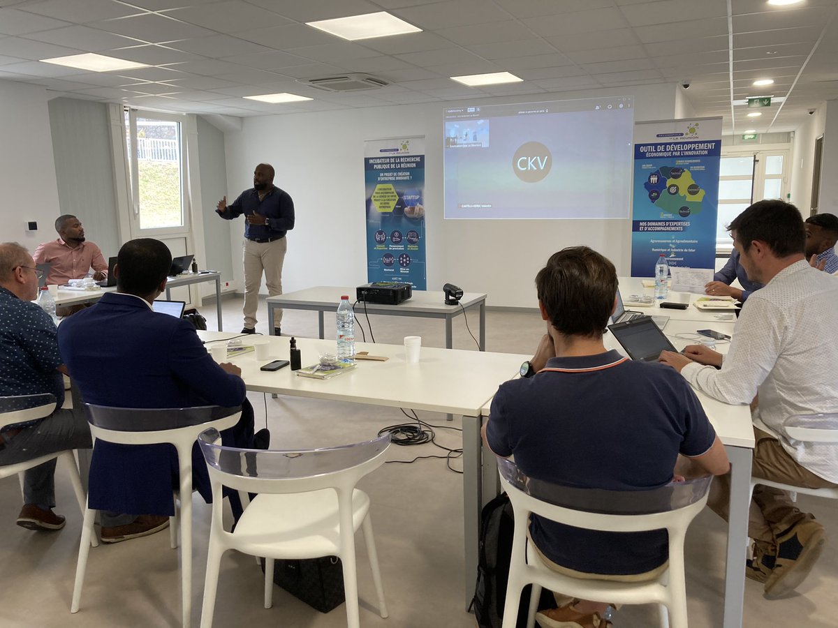 RetisInnovation's tweet photo. 🌍 #Ecomasterclass saison 7 - Technopole de La Réunion

⭐ Aujourd’hui, session « Pitch coaching » avec 7 entreprises de @Technopole_974   en partenariat avec #Retis et @ademe https://t.co/6Krr8Hp9sl