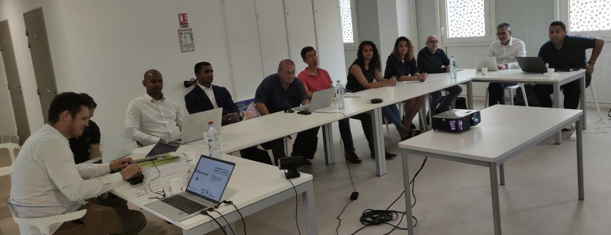 RetisInnovation's tweet photo. 🌍 #Ecomasterclass saison 7 - Technopole de La Réunion

⭐ Aujourd’hui, session « Pitch coaching » avec 7 entreprises de @Technopole_974   en partenariat avec #Retis et @ademe https://t.co/6Krr8Hp9sl