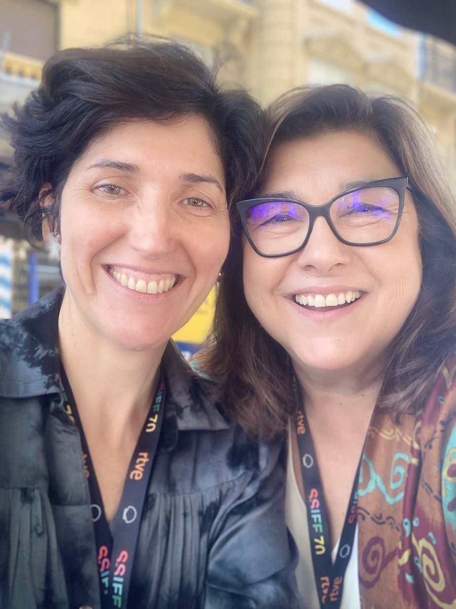 Encuentros entrañables entre el ajetreo de la agenda de #SSIFF70 el abrazo de una amiga y pedazo de profesional como @adrianamph sube las endorfinas !!