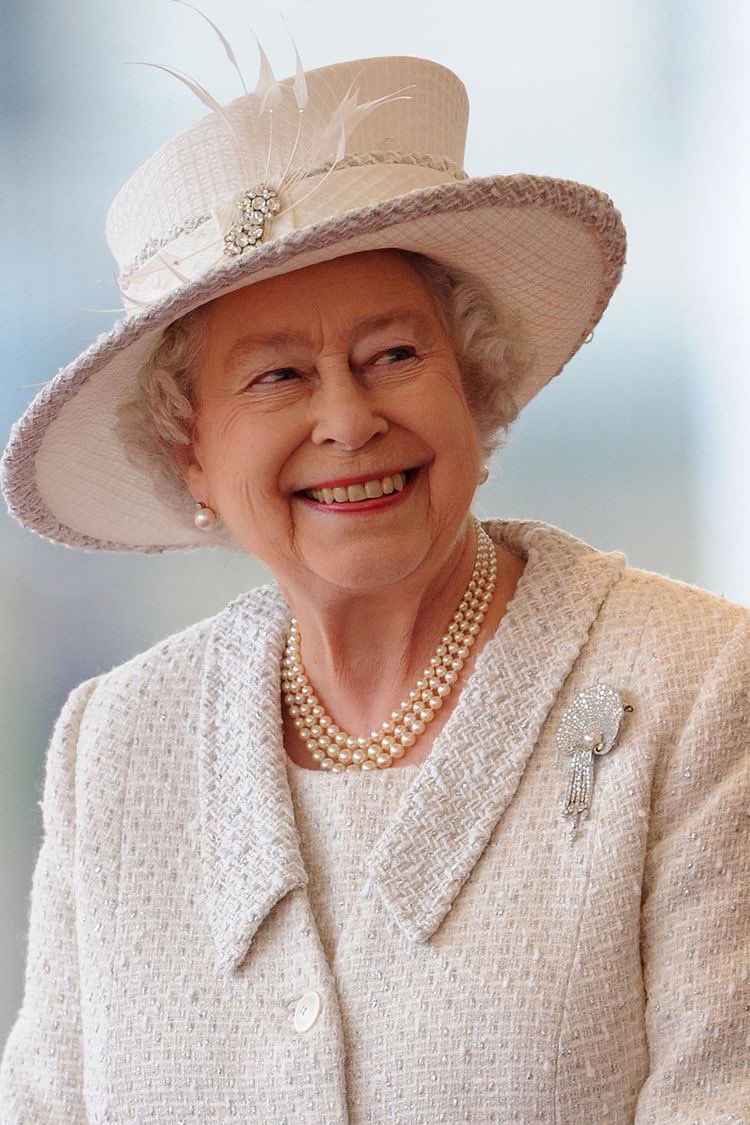 brittanygadoury's tweet photo. As an American I just want to say to the UK and the Commonwealth countries thank you for sharing your gracious Queen with the world and allowing us to love her as if she was our own 💜 https://t.co/BuPml4dWVZ