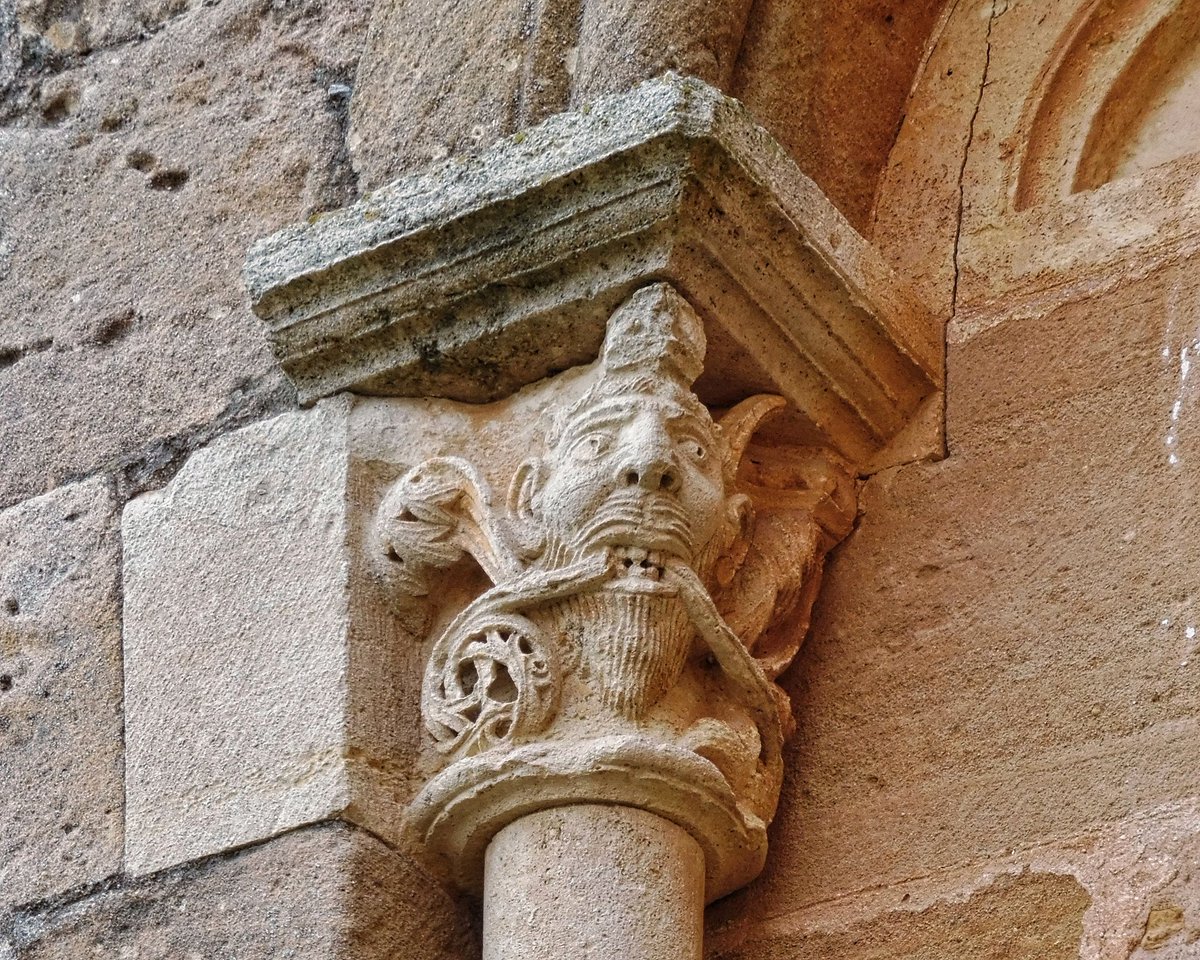 RomanicoEspana's tweet photo. La iglesia de Santa Cecilia de Hermosilla (Burgos), clausurada desde hace aproximadamente un año por riesgo de derrumbe.
Urge tomar medidas: sería imperdonable perder una joya así.
#BuenosDias #FelizLunes #FelizSemana https://t.co/O50MYlg6Y4