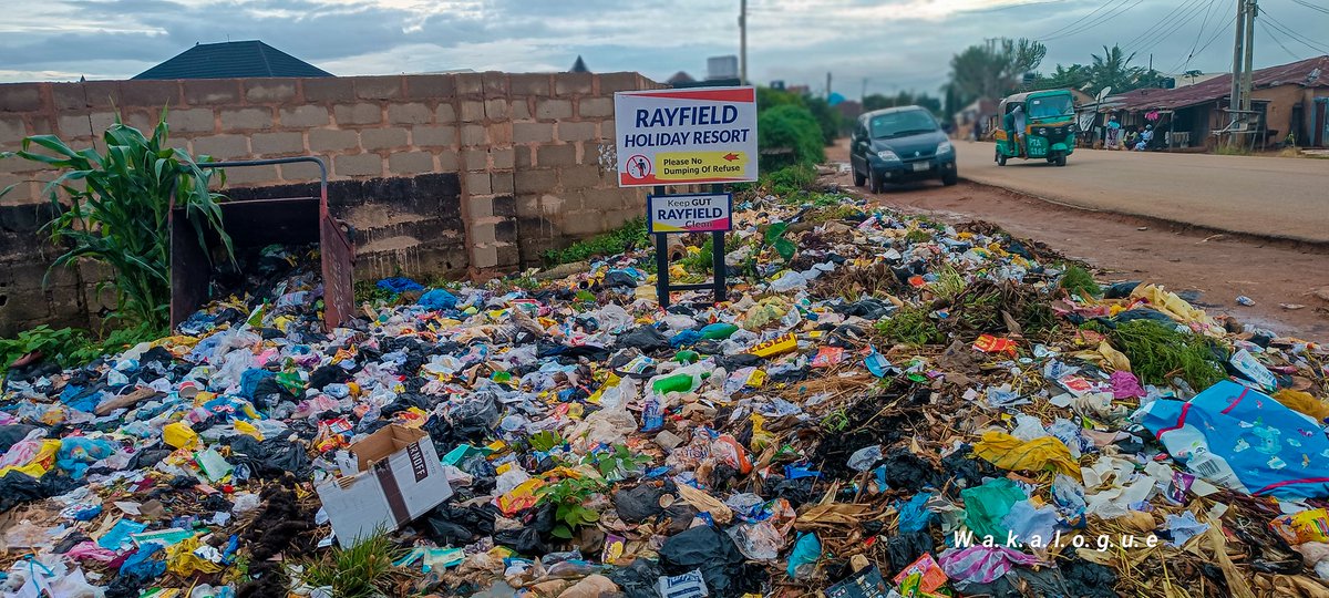 Mfon__Udoh's tweet photo. Only in Nigeria.
Dear Plateau,
Can we start a campaign against this public refuse dumping around the state?
Wherever you come across similar site, take a picture and post with the hashtag #keepplateauclean and tag the location. Maybe, this would push the govt to work. https://t.co/OOnNyz8PGc