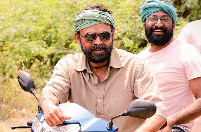 Daggubati_Offl's tweet image. Happy Birthday To Director #SrikanthAddala Garu 🎂💐
Best Wishes From #VictoryVenkatesh @VenkyMama Fans.
#HBDSrikanthAddala 
#HappyBirthdaySrikanthAddala