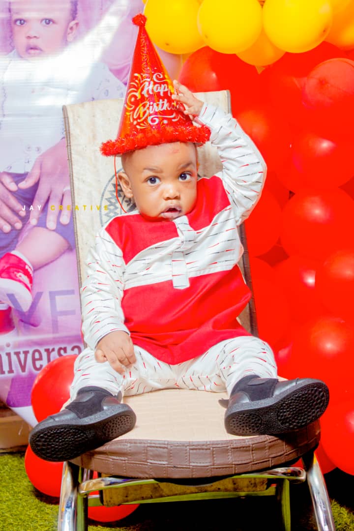 DieuYesse's tweet photo. #ANNIVERSAIRE 🎂
𝑴𝒐𝒏 𝑭𝒊𝒍𝒔 #DavidYesse 𝒔𝒐𝒖𝒇𝒇𝒍𝒆 𝒔𝒂 𝒑𝒓𝒆𝒎𝒊è𝒓𝒆 𝒃𝒐𝒖𝒈𝒊𝒆 !  🥳🎉🎁
𝗠𝗮 𝗽𝗿𝗶è𝗿𝗲 𝗲𝘀𝘁 𝗾𝘂𝗲 𝘁𝘂 𝗽𝘂𝗶𝘀𝘀𝗲𝘀 𝗰𝗿𝗼𝗶𝘁𝗿𝗲 𝗲𝗻 𝘀𝗮𝗴𝗲𝘀𝘀𝗲, 𝗲𝗻 𝘀𝘁𝗮𝘁𝘂𝗿𝗲, 𝗲𝘁 𝗲𝗻 𝗴𝗿â𝗰𝗲.  𝓛𝓸𝓷𝓰𝓾𝓮 𝓿𝓲𝓮 à 𝓽𝓸𝓲 𝓓𝓪𝓿  ❤
#1an https://t.co/vOt8STKnAj