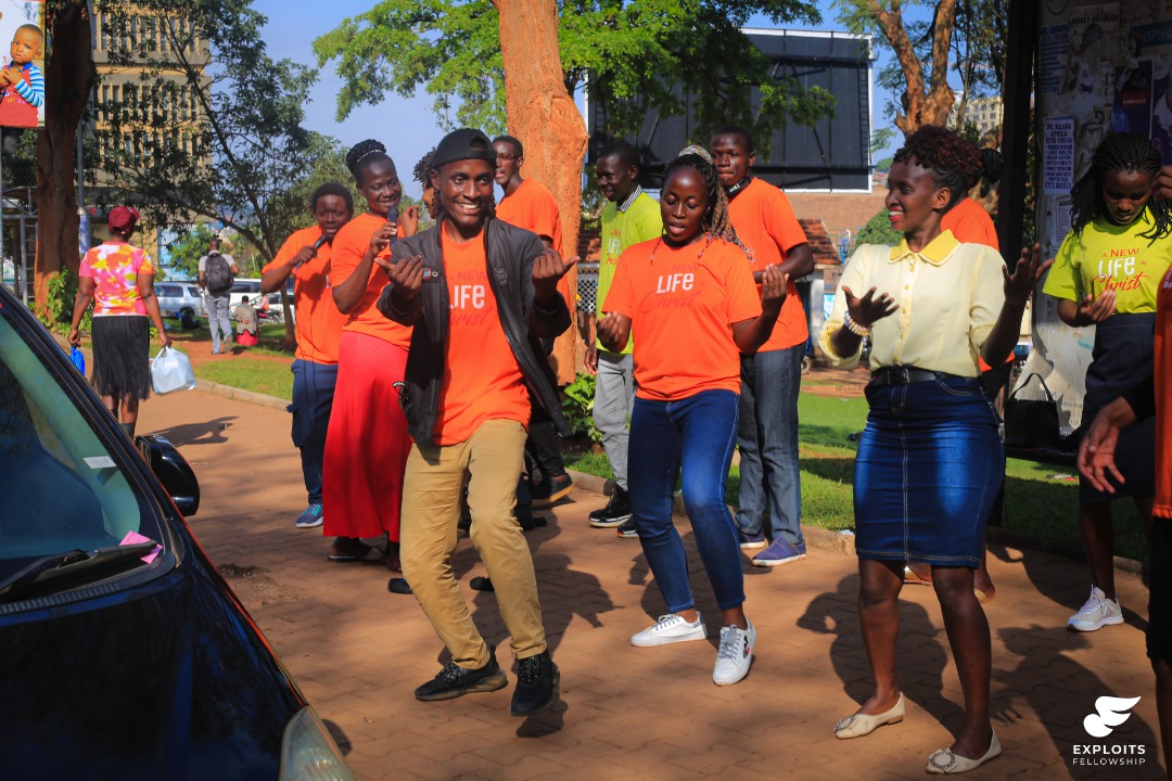 KasilingC's tweet photo. Street preaching is fun because people are receiving a new life in christ. 
#ExploitsFellowship 
@TreasureKirabo1 
@KyokundaL 
@Living_ston5 
@its_Glane 
@mukoya_timothy https://t.co/vvGJrbBoex
