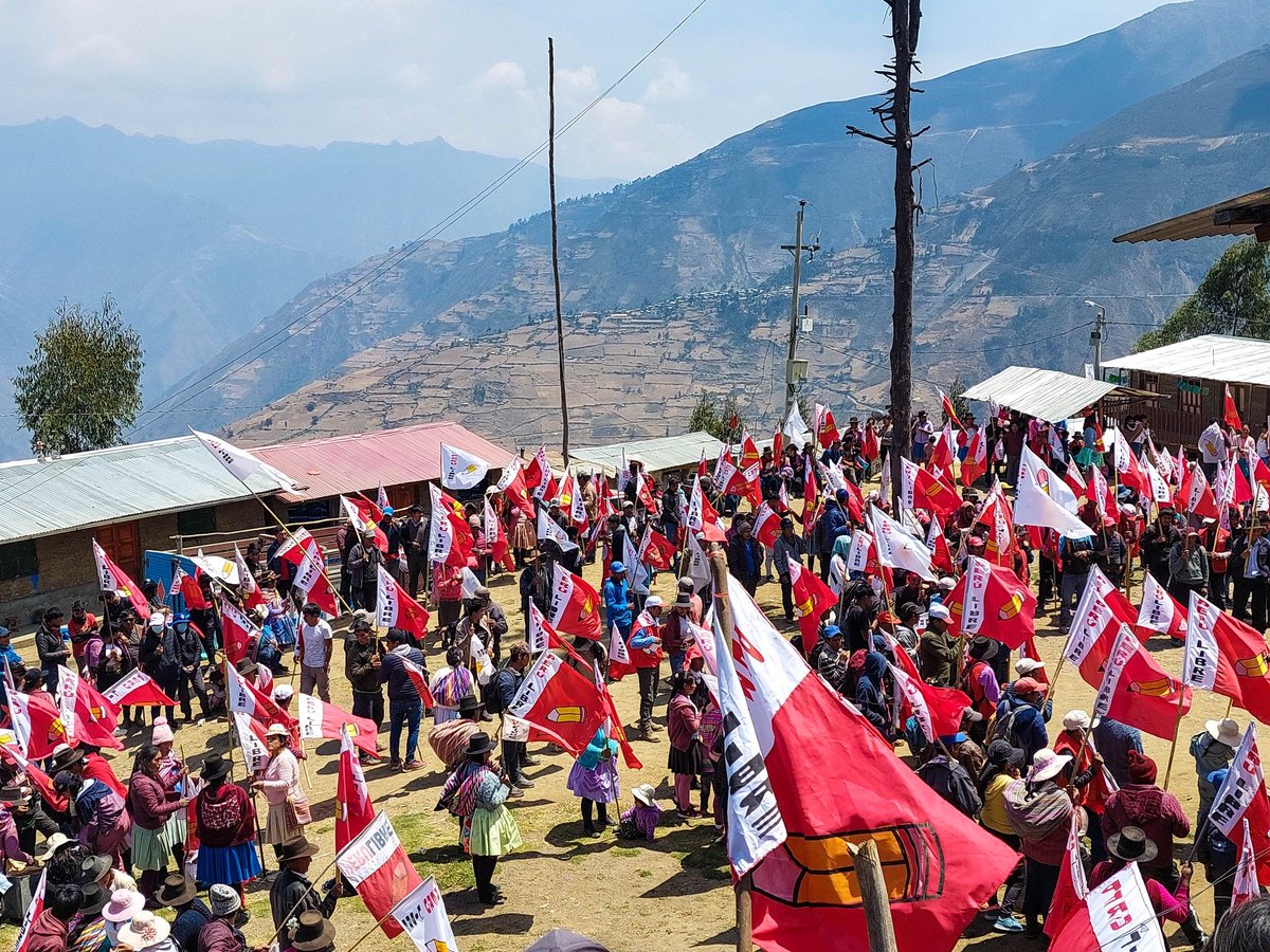Perú Libre. Nos han prohibido hacer la gira por el Perú mientras otros partidos lo hacen con total libertad, pero, pese a las peores circunstancias nuestra convicción de victoria puede llegar a los pueblos más lejanos de la patria.