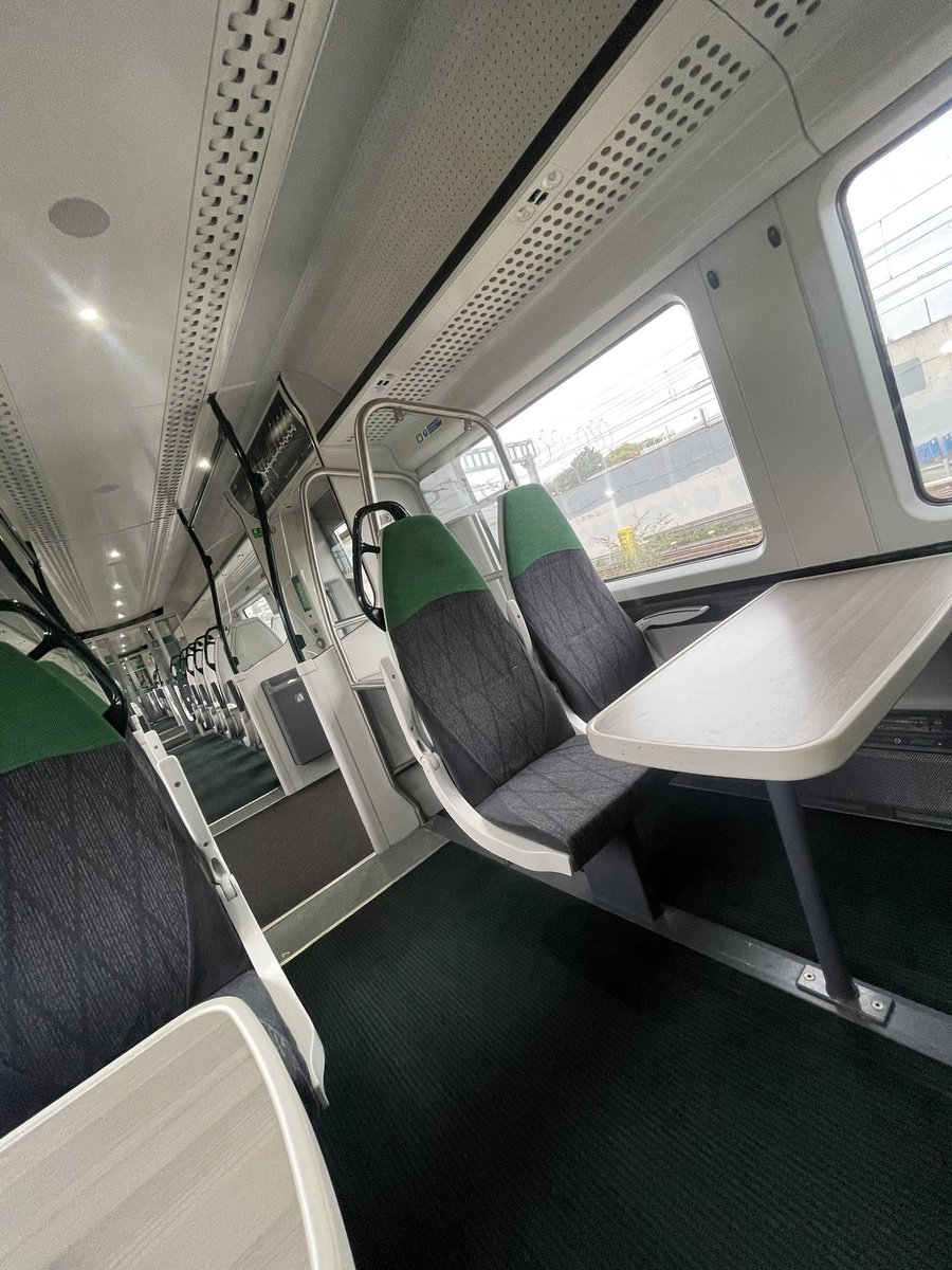 GWRHelpUs's tweet photo. .@GWRHelp sat in a cold, unpowered train 3 minutes outside Paddington having started the day at 5am was not how I envisaged paying my respects to HM. Get a grip and issue some proper updates on how / whether you’re going to get people moving in time for the funeral. https://t.co/SasGaBZ23B