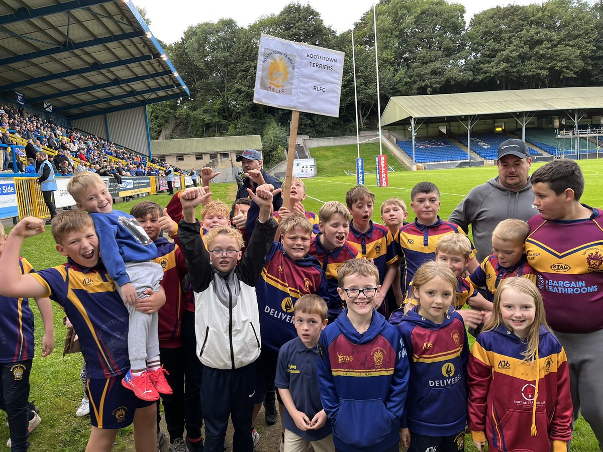hxpfoundation's tweet photo. Thank you to king cross park, illingworth, siddal arlfc and boothtown terriers for being amazing last night!! #communityengagement #panthersinthecommunity #pantherpack https://t.co/U3QPzDWZlO
