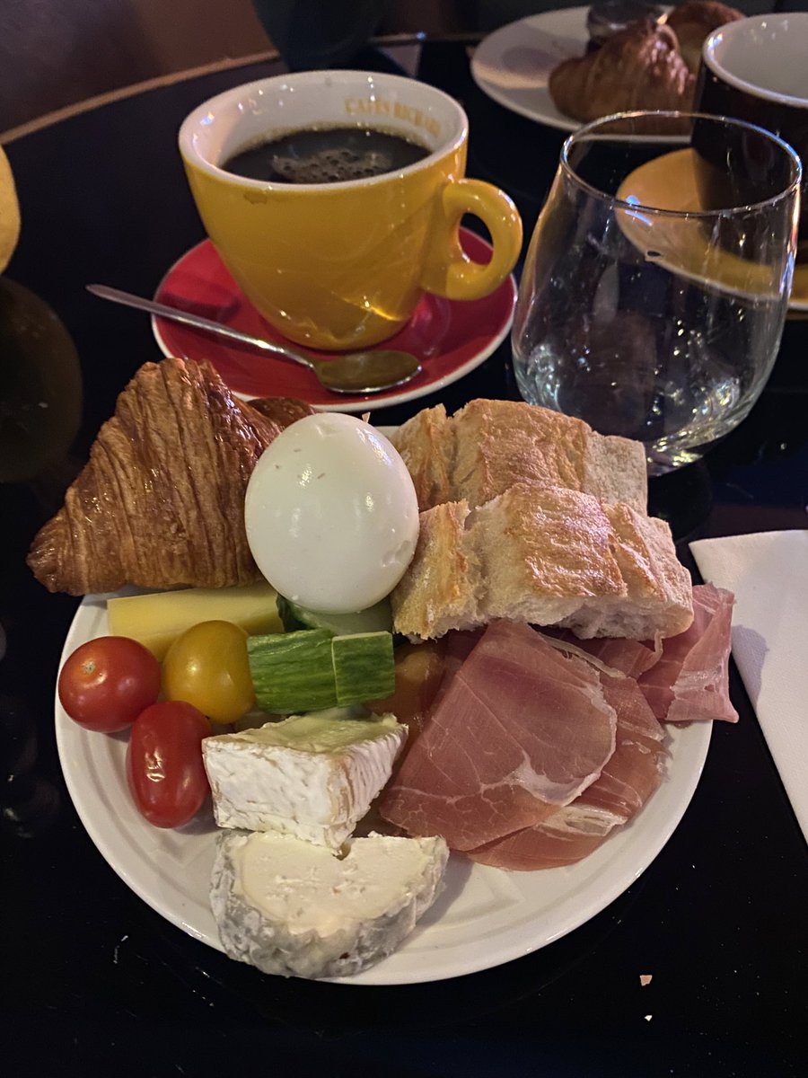 2000_kyle's tweet photo. @TraumaSoapBoxes Not a drop of pumpkin spice anywhere 
#Paris https://t.co/xIB44XCCif