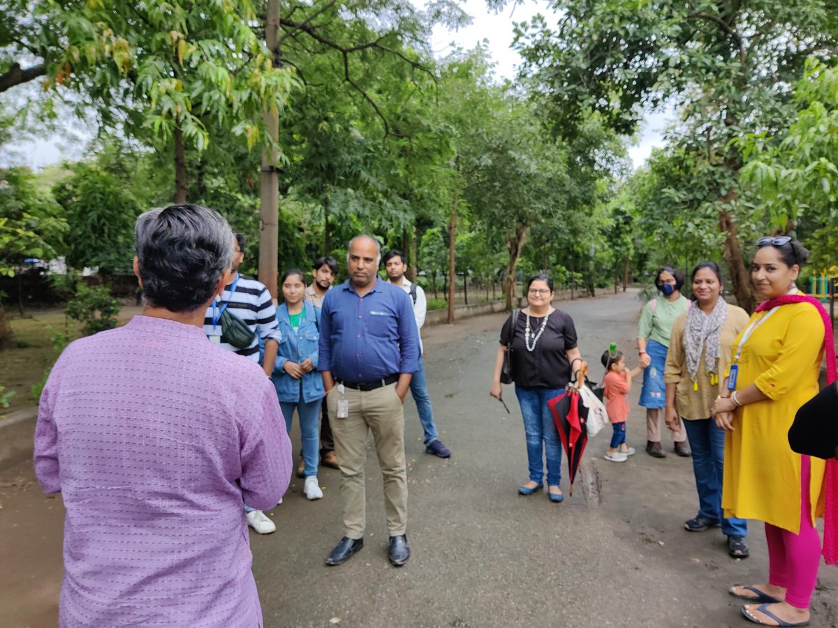 SystiqueStories's tweet photo. Team Parivartan of @hsccorp took part in a plantation drive at #RoshanaraGarden in our resolve towards #GreenerTomorrow with @givemetrees who shall plant 3,000 #bamboo trees throughout the year.
#HSCकर्तव्यम् #HSCParivartan #CSR #PlanationDrive🌱 #Environment #SaveThePlanet🌍 https://t.co/DTq3S6RLdQ