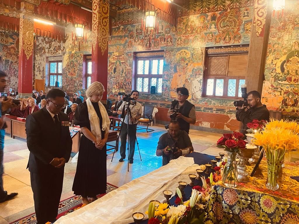 NicolaPollittUK's tweet photo. This morning, the day of Queen Elizabeth II’s State Funeral, we held a prayer service at the White Monastery in Kathmandu to mourn Her Majesty’s passing in local tradition. Thanks to the Monks for beautiful moment of remembrance and reflection. https://t.co/ILV55C5B2q