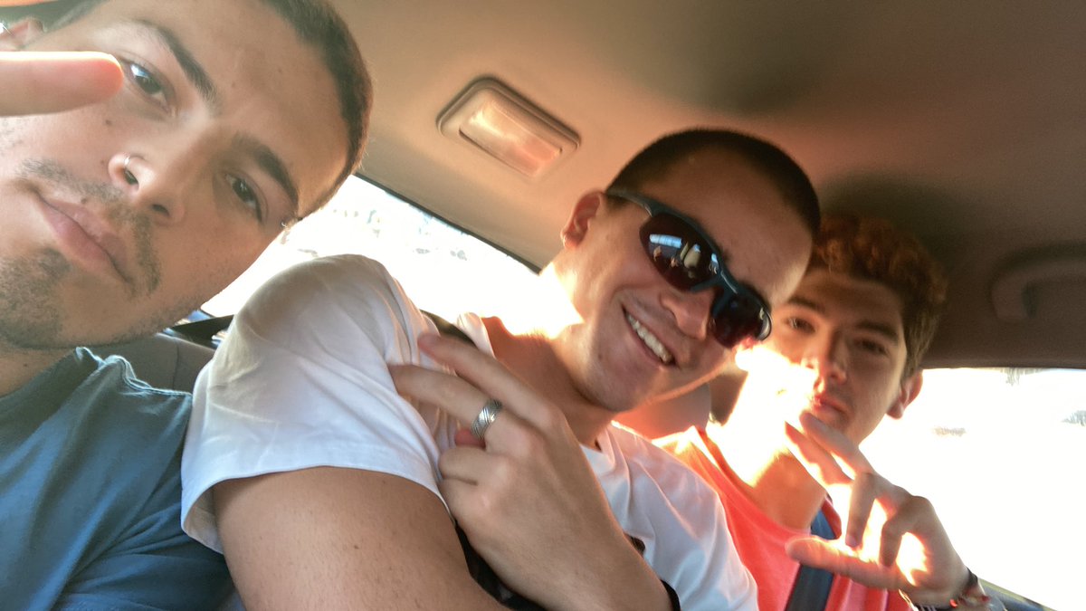 robermarquezz_'s tweet photo. yendo a clase a güimar                                       estamos: tristes;( https://t.co/02SISixEZG