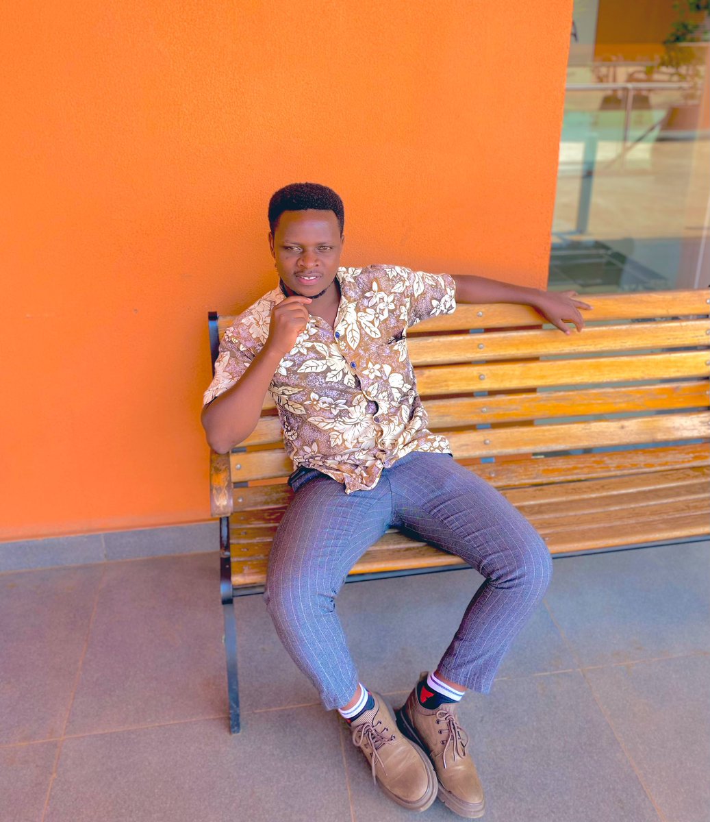 OdsRasheed's tweet photo. today we celebrate another bro, the only motivational speaker i know and sb changing lives with his podcast #barhamTalks , man wth a golden heart
cheers to more life and blessings @TheosBarham256 https://t.co/2HZRbgGJfP