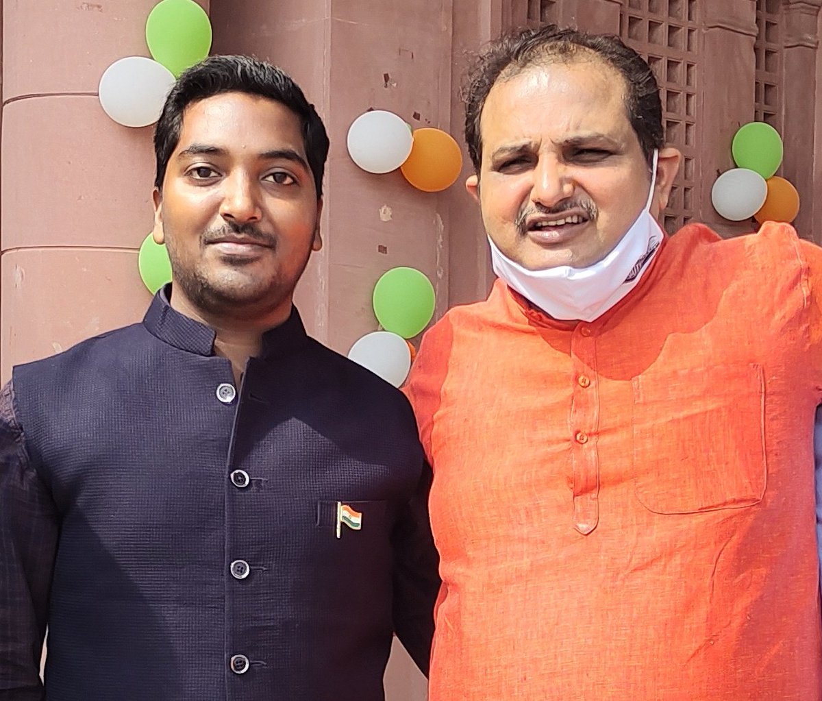 advprateek1996's tweet photo. भारतीय जनता पार्टी विधि प्रकोष्ठ के प्रदेश संयोजक,बार काउंसिल उत्तर प्रदेश के सह अध्यक्ष एवं उत्तर प्रदेश सरकार में मुख्य स्थाई अधिवक्ता प्रथम,प्रखर वक्ता,बड़े भाई, आदरणीय श्री @atalprashant जी को जन्मदिन की हार्दिक शुभकामनाएं!
@BJP4India 
@BJP4UP https://t.co/H1GJN1oPu5