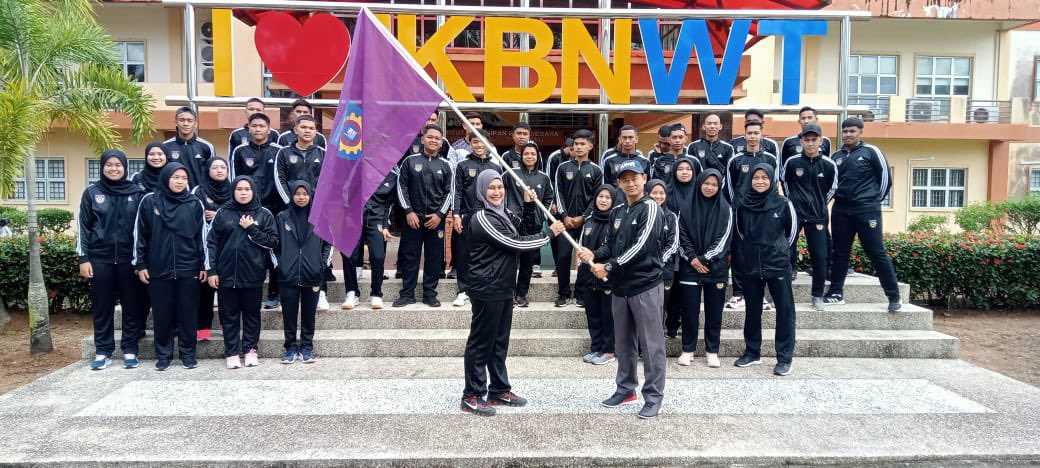 ikbnwt2018's tweet photo. 🎯 PENYERAHAN BENDERA &amp; PENYAMPAIAN AMANAT 
📆 19 September 2022 (Isnin)
⏰ 09.00 pagi
🏢 Lobi Pentadbiran IKBNWT
👨🏻‍🎓 37 org Atlet IKBNWT https://t.co/4LE213CXld