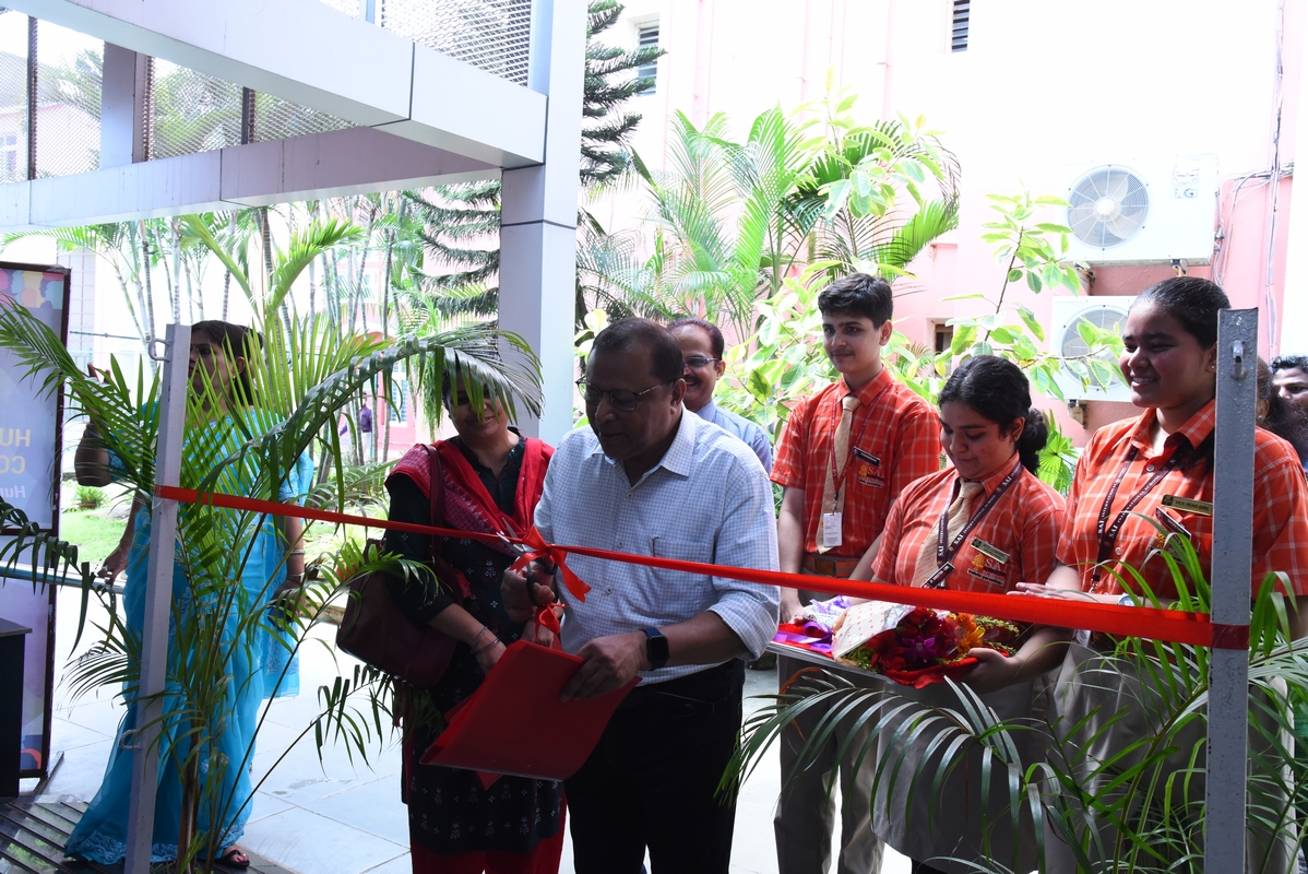 SAI_Edu_In's tweet photo. SAI International School held the Humanities Model Competition on September 17, 2022, organized by the Humanities students of Classes XI and XII.
#Humanities
#ModelCompetition https://t.co/c4aapamZf4
