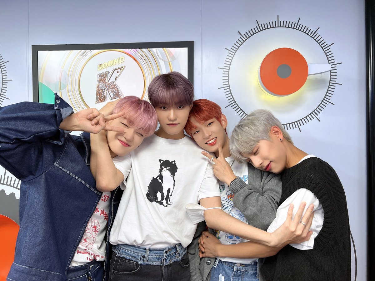 LMN5_official's tweet image. [ #Light_in_us ] 📸 220919 SOUND K

루미니랑 함께해서 시간이 더 빨랐나봐요🥹
루미 루미 루미니 ~💙
오늘도 함께해줘서 고맙고 룸랑해🥰

#루미너스 #LUMINOUS #LMN