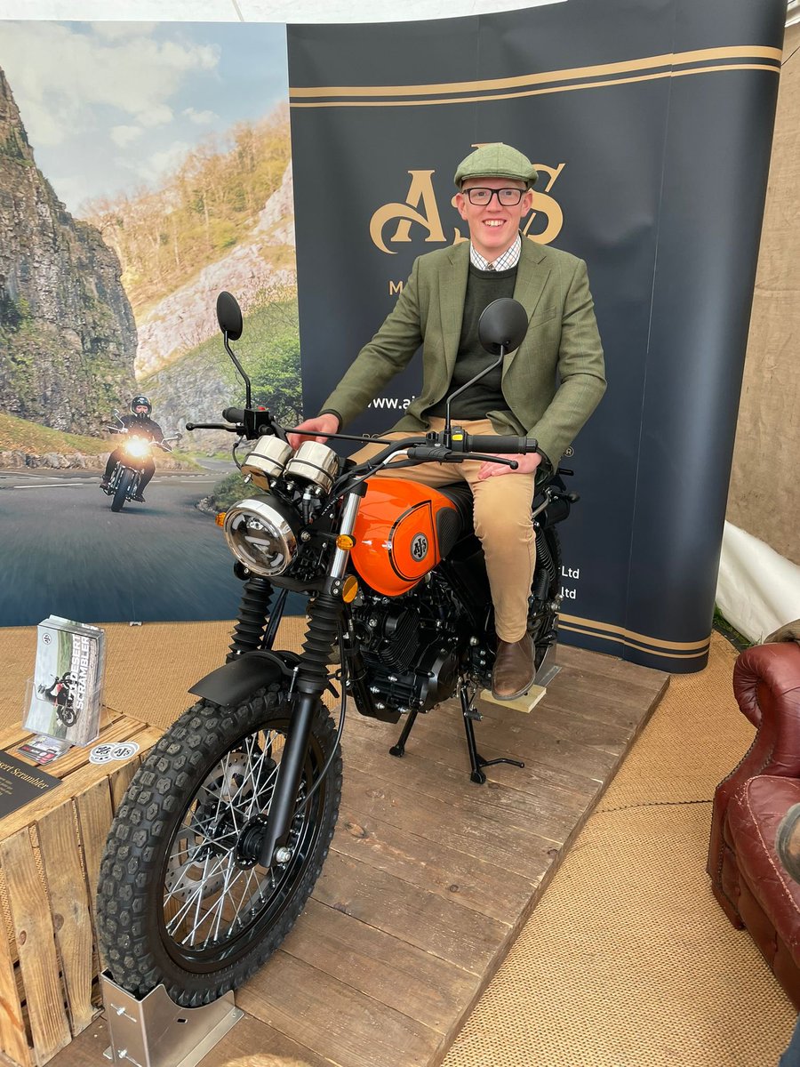 MattPothole's tweet photo. Great day at the #GoodwoodRevival https://t.co/P9HMpbfUnT