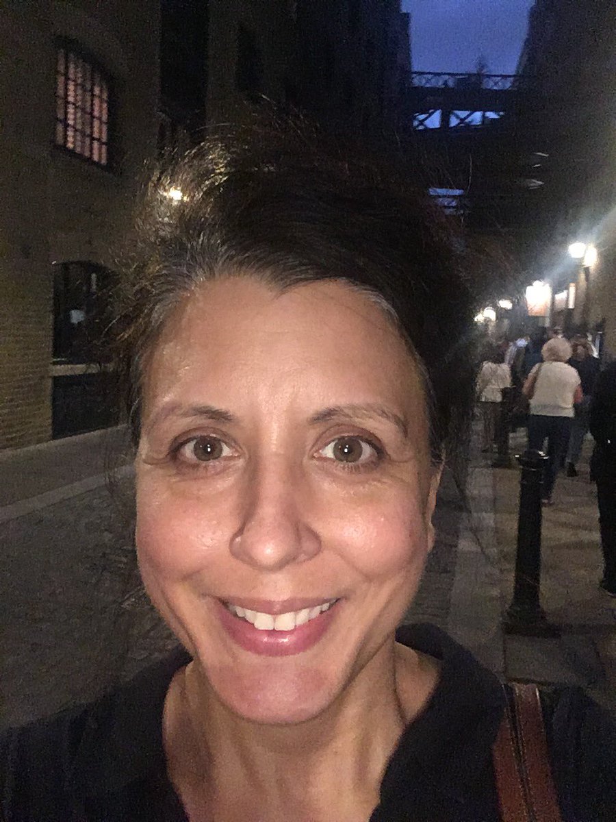 legalhackette's tweet photo. My #QueueE2 journey: queuing for the queue at 7.40pm; getting the wristband; the lying in state (huge thanks to colleague for sending the picture); & outside with Big Ben’s hands at 4.35am. https://t.co/OIwvXUIOqp